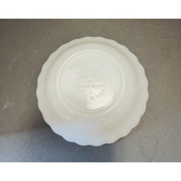 VTG Anchor Hocking Milk Glass Dessert Bowl/Ice Cream Swirled Edge 5” White - Picture 4 of 6